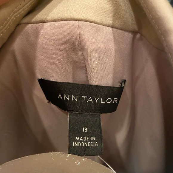 🔥NWT🔥 Ann Taylor Women’s Khaki Blazer ‼️🙂 - Picture 4 of 6